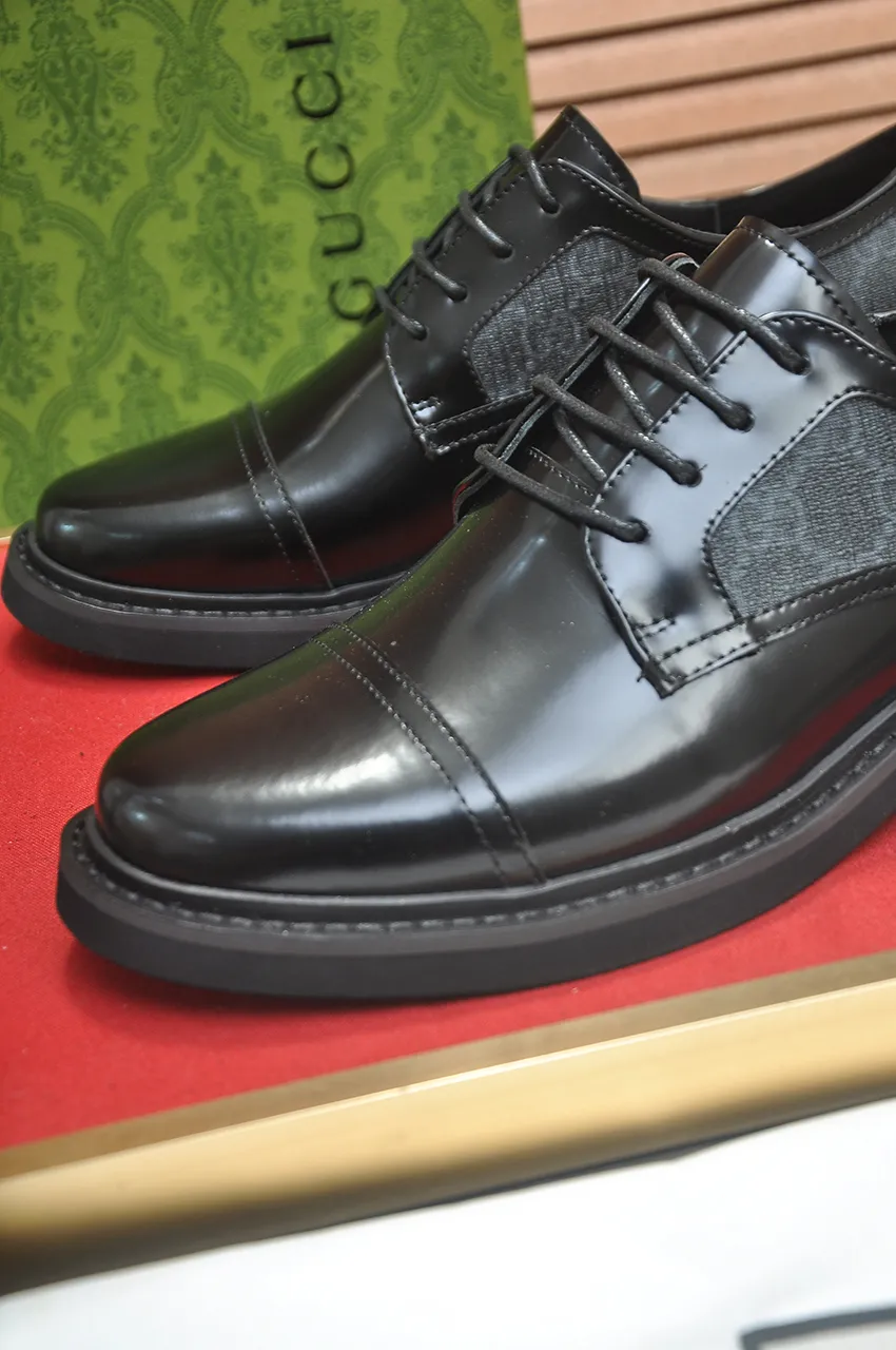Men's shoes💰540💶Italy's top luxury men's shoe giant (GUCCI) (Gucci) (full cowhide lining) new arrival🍃Original European style🔰 Pleasant to the eye😍In order to make the shoes more durable and non-deformable🌀The production continues to follow traditional methods but there is still no lack of innovation💪Choose original sheepskin for the leather♻️ Smooth and natural And extra bright ⭐Made of imported cowhide, the first choice of rich people 38-45 (45 customized)